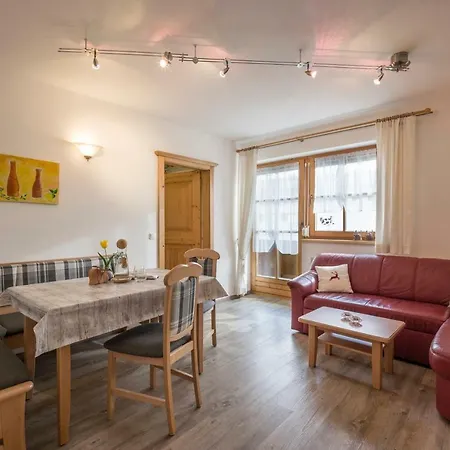Christina Appartement *